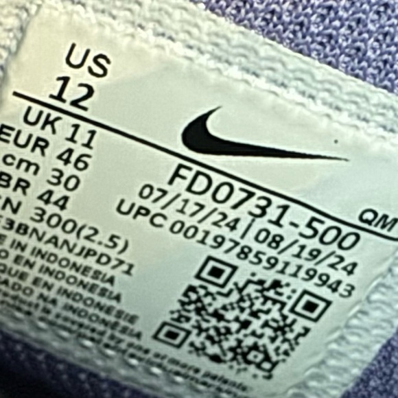 Nike Lavender and Black Sneakers - Picture 13 of 14